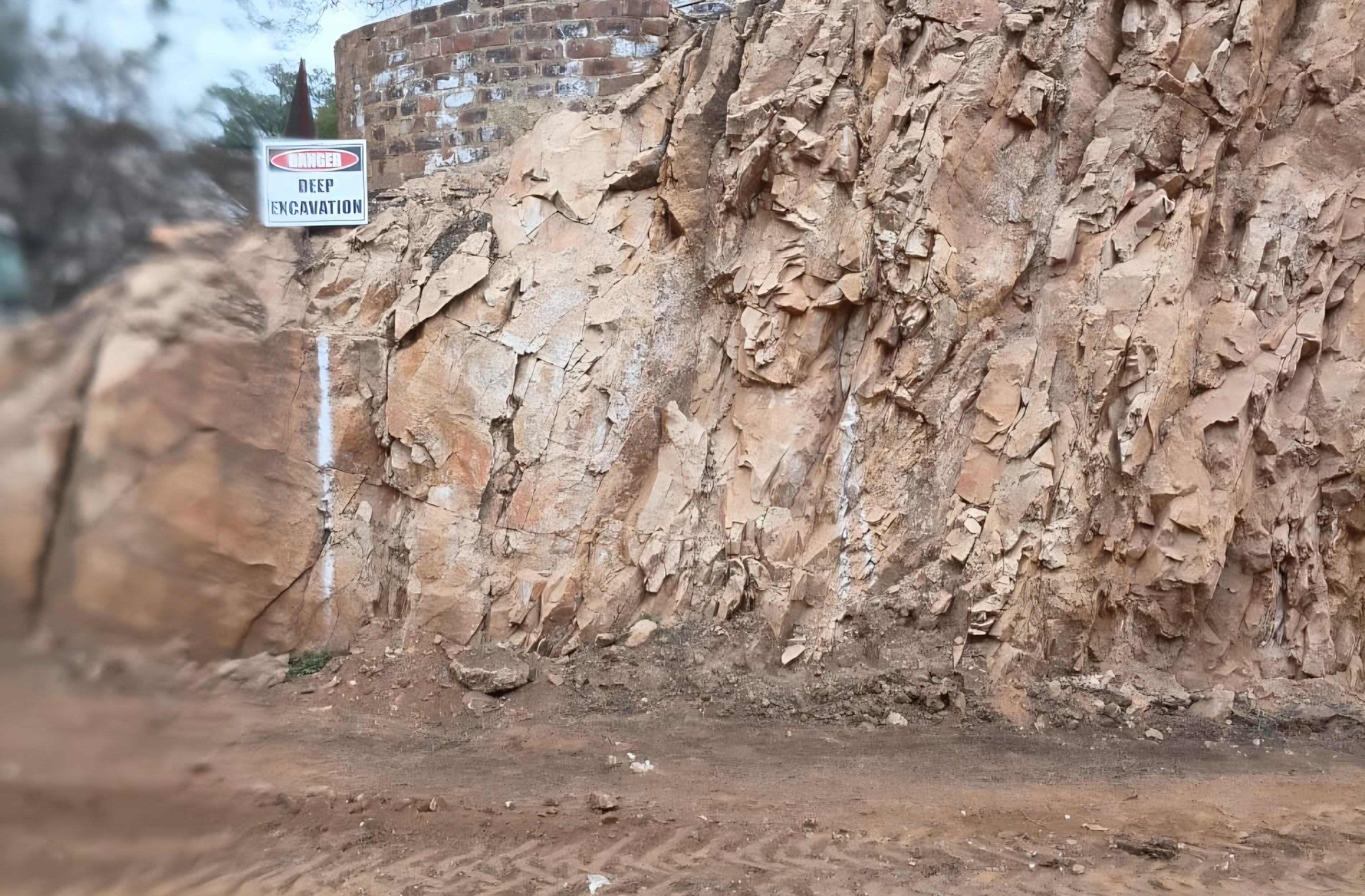 Deep rock excavation face